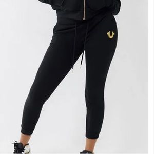 1 hour sale.🔥True Religion, black jogger, size small